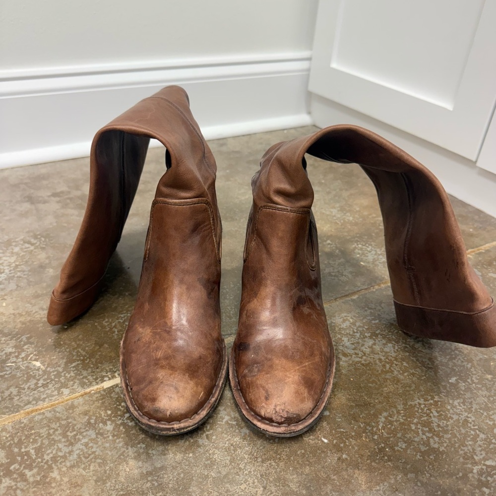Women’s Frye Co. Rory Scrunch - Picture 13 of 13